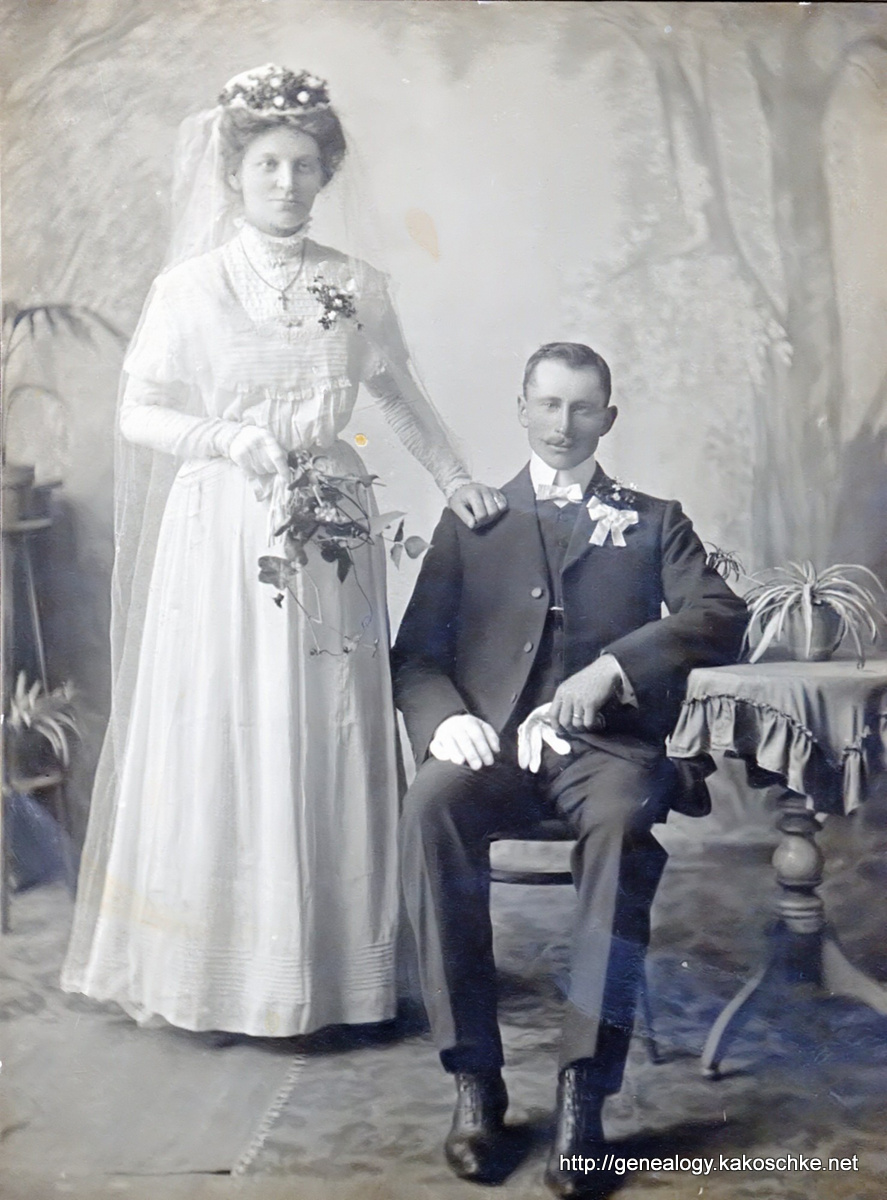 Gus & Daphne Kakoschke (nee Wall)