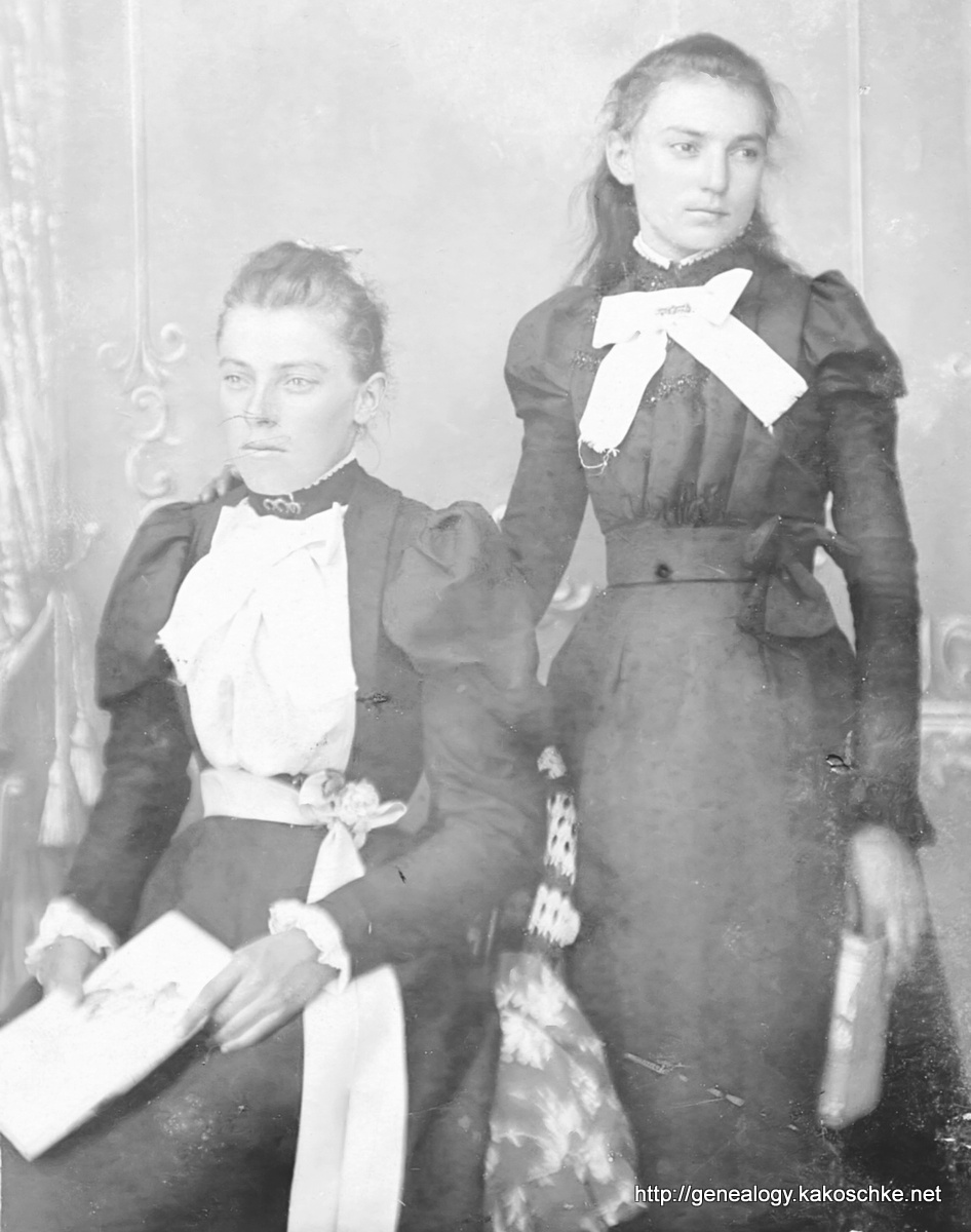 Millie (Bertha Emma Emily) Kakoschke & (Emilie Pauline) Martha Kakoschke